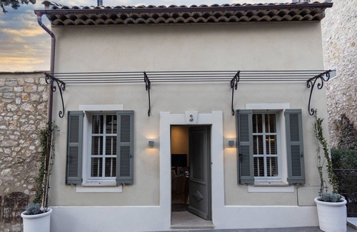 Mougins House | Mougins Collection - House in the heart of the Old Village, view of the Southern Alps