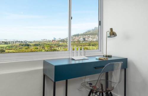 Green Point Apartment | Mouille Point Beach Front Apartment with Views