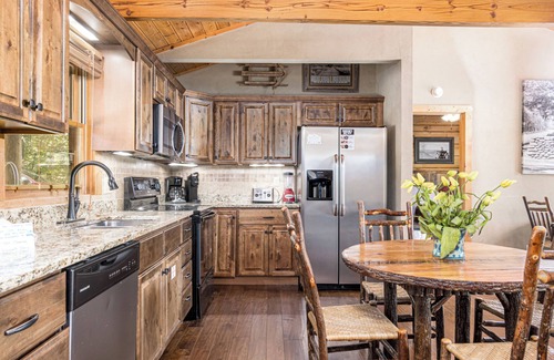 Pittman Center Cabin | Mountain Memories: Mountain Cabin with Awe-Inspiring Views!