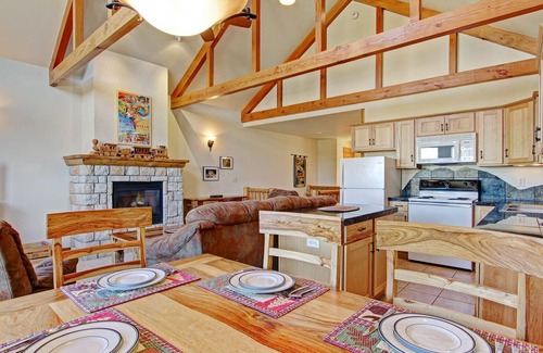 Estes Park Condo | Mount Acoma 38 - 2 Br Condo with Marys Lake and Mountain Views