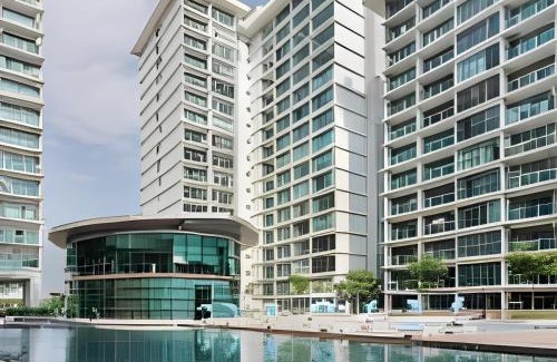 Taman Mount Austin Apartment | Mount Austin Lake City View Palazio by Natol