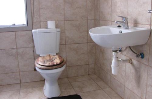 Karas Cabin | Mount Canyon Guest Farm