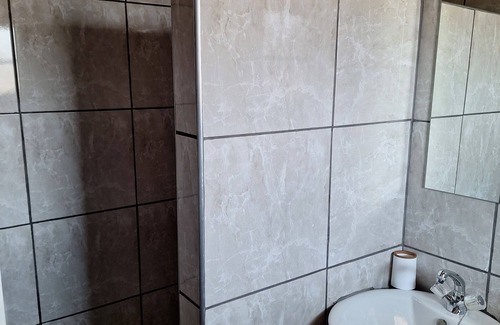 Karas Cabin | Mount Canyon Guest Farm