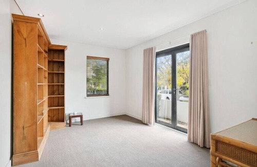 Mount Claremont House | Mount Claremont House close to Train + Parks