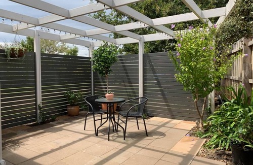 Mount Eliza Apartment | Mount Eliza Seaside Studio - Close to the beach