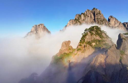 Tangkou Town Hotel | Mount Huangshan Yunqu Kinship B&B - Huangshan Mountain Scenic Area Tangkou South Gate Interchange Center