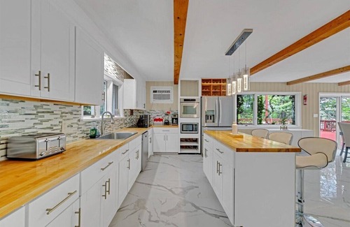 Stroudsburg House | Mount Pocono Private Heated Indoor Heated Pool Jacuzzi Sauna Camelback Ski Shawn