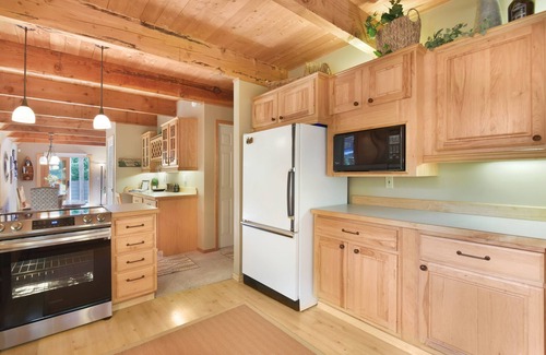 Packwood House | Mount Rainier Vacation Home with A.C. Wraparound Deck and BBQ