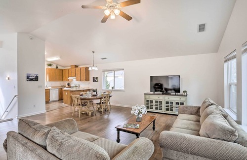 Mount Shasta House | Mount Shasta Escape w/Balcony ~ Walk to Dtwn