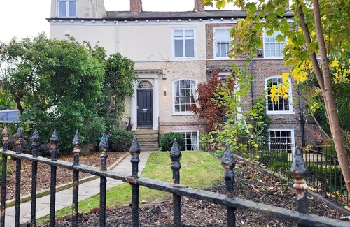 York House | Mount Terrace, YORK - Three Bedroom House, Sleeps 6