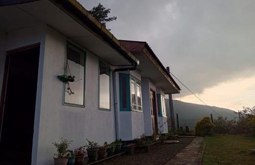 Nuwara Eliya Ski Chalet | Mount View Cottage