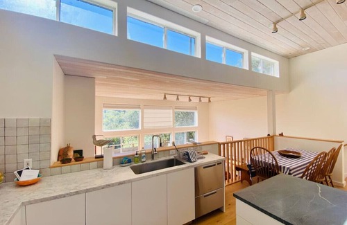 Point Reyes Station House | Mount Vision Vista - Sun and Mountain Views