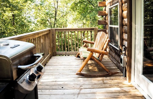 Mid America Cabin | Mountain Air Treehouse - Starlight Haven