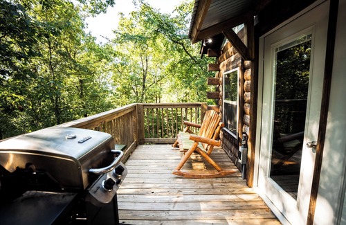 Mid America Cabin | Mountain Air Treehouse - Starlight Haven