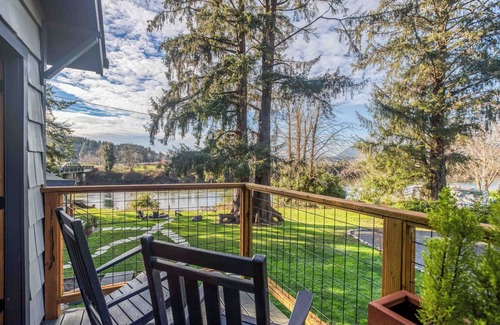 Nehalem House | Mountain and River View, Beach Nearby ,Fire Pit