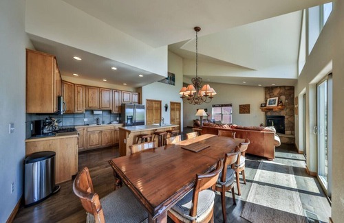 Tabernash House | Mountain Bliss | 3 BR Retreat W/Views + Hot Tub