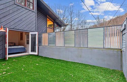 Waynesville House | Mountain Bliss: 4BR ,Hot Tub, Views, Games!