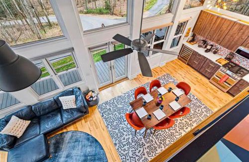Waynesville House | Mountain Bliss: 4BR ,Hot Tub, Views, Games!