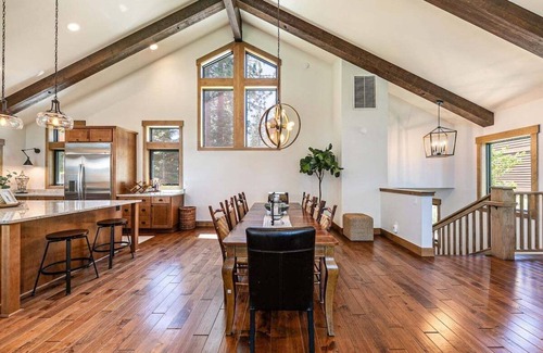 Lake Forest House | Mountain Bliss in Tahoe City - Hot Tub - Large Home - Luxury