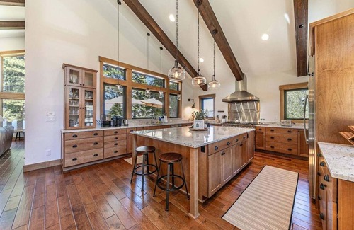 Lake Forest House | Mountain Bliss in Tahoe City - Hot Tub - Large Home - Luxury