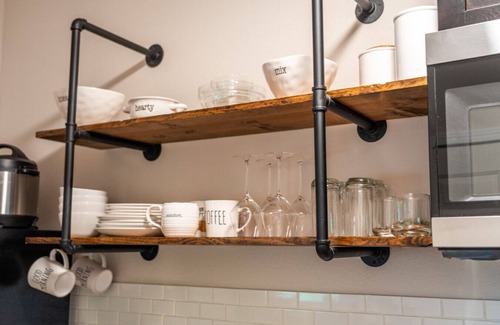 Hot Springs House | Mountain Bungalow-Walk to Downtown & pet friendly!