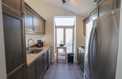 Stoneham House | Mountain, Comfort & Charm - La Perle Alpine