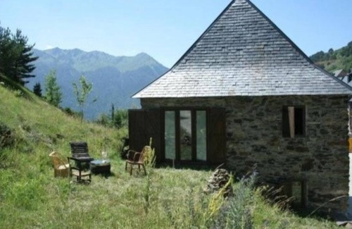 Vilamos Cabin | Mountain cabin a stone's throw from the ski resort of Baqueira Beret.