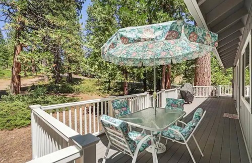 Long Barn Cabin | Mountain Cabin near Pinecrest