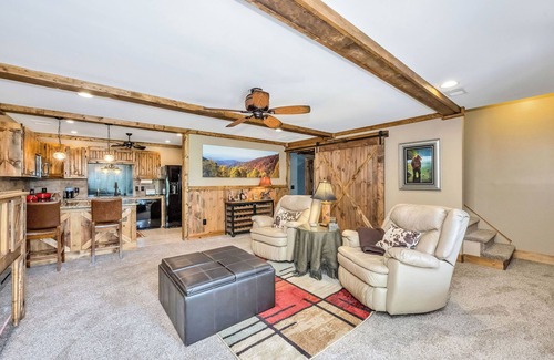 Ferguson Cabin | Mountain Cabin, Screen Porch, Hot Tub, Jacuzzi Tub, WiFi