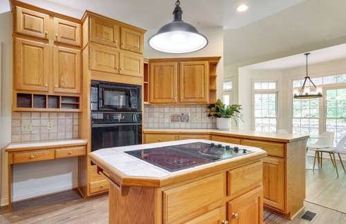 Athens House | Mountain Cabin w/ Amazing Views Near Hocking Hills