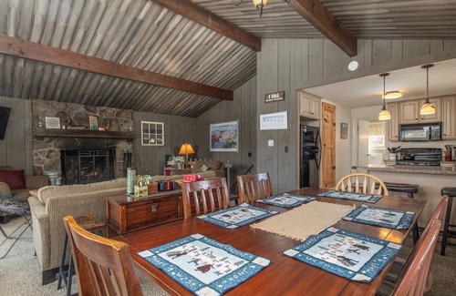 Ludlow Cabin | Mountain cabin w/slope views & grill