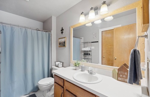 Bailey Cabin | Mountain cabin with hot tub, WiFi, views, sleeps 6, 2 full bathrooms, 2 decks