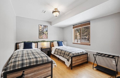 Bailey Cabin | Mountain cabin with hot tub, WiFi, views, sleeps 6, 2 full bathrooms, 2 decks