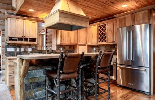 Lakeside House | Mountain Cabin with Movie Screen and Pool Table in Montana