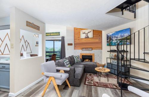 Gatlinburg House | Mountain Calling - Resort Pool, WIFIO, 685 FREE tickets each paid day!