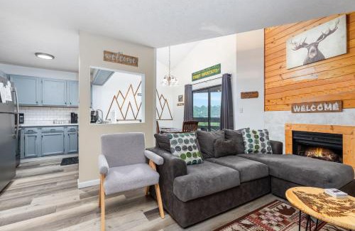 Gatlinburg House | Mountain Calling - Resort Pool, WIFIO, 685 FREE tickets each paid day!