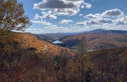 Plymouth Ski Chalet | Mountain Chalet- 15 Mins to Killington/ Okemo
