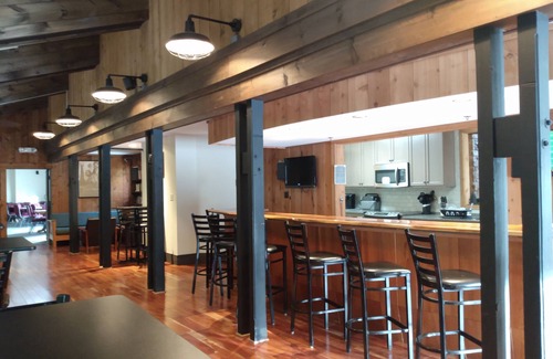 Wilmington House | Mountain Chalet- Chimney Hill resort w/pools,hiking trails,lake/recreation areas