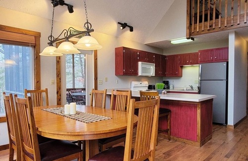 Basye Ski Chalet | Mountain Chalet Getaway by Bryce Resort l Screened In Porch l WiFi
