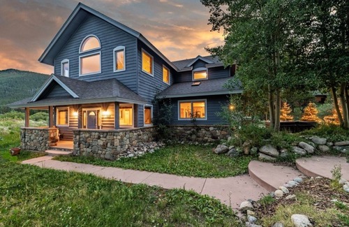 Blue River House | Mountain Chalet located in Blue River 5 minutes South of Breckenridge.
