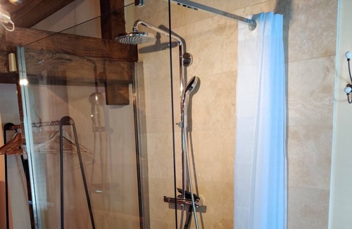 Abondance Ski Chalet | Mountain Chalet, sleeps 8-10, four star accommodation