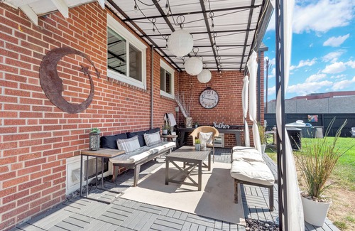 Washington Park West House | Mountain Charm in the City - Fireplace, Parking, WiFi