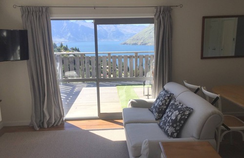 Fernhill House | Mountain Charm with spa - 1 bedroom option