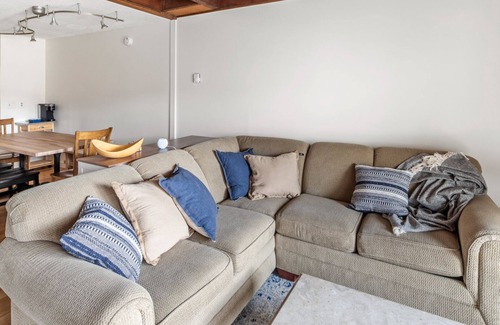 Bolton Valley Condo | Mountain condo balcony views