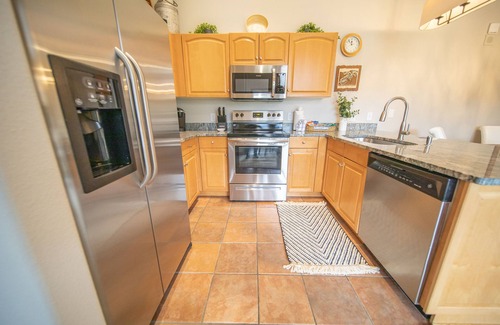 Mountain House Condo | Mountain condo with vaulted ceilings & great views
