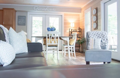 Flat Rock Cottage | Mountain cottage with all the special touches of home