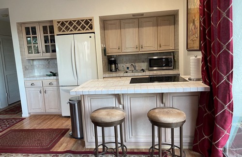 Indian Wells Condo | Mountain Cove golf course views