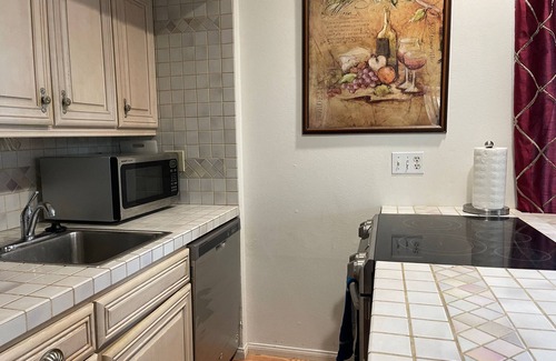 Indian Wells Condo | Mountain Cove golf course views