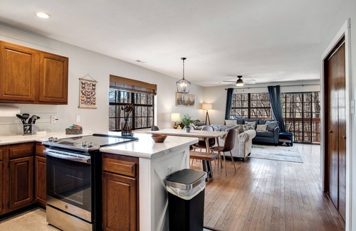 Sylva House | Mountain Creek Escape - 2 Living Rooms, Decks, Fire Pit!