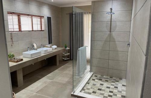 Nelspruit House | Mountain Dew Guest House